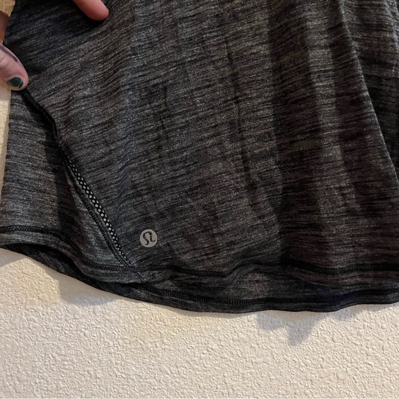 Lululemon Heathered Gray / Black On Track Singlet Tank Size 8 - Picture 12 of 12